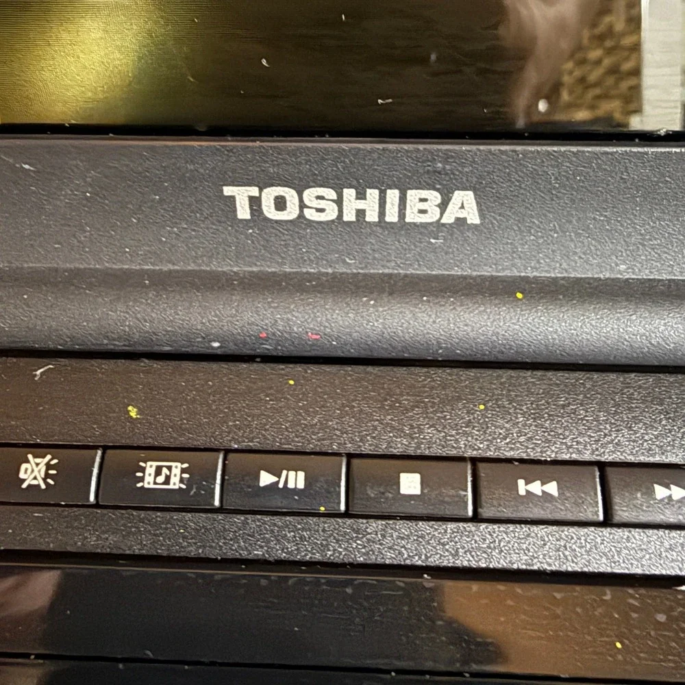 Toshiba Satellite L305-S5921 Laptop Intel Pentium Windows Vista Black only parts